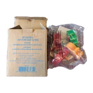 Avon Set Of Four Pie Crust Cutters Pumpkin Apple Leaf Cherries